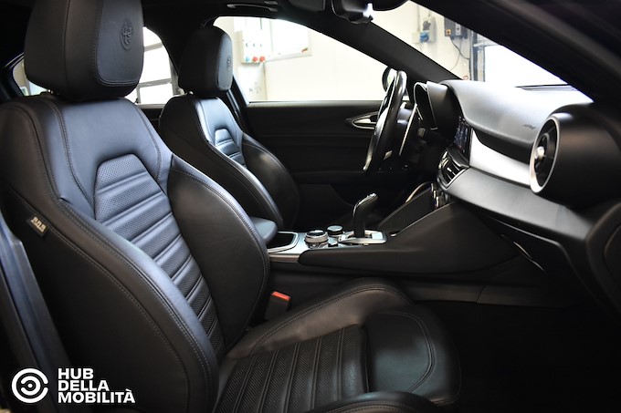 ALFA ROMEO Giulia 2.2 Turbodiesel 210 CV AT8 AWD Q4 Veloce